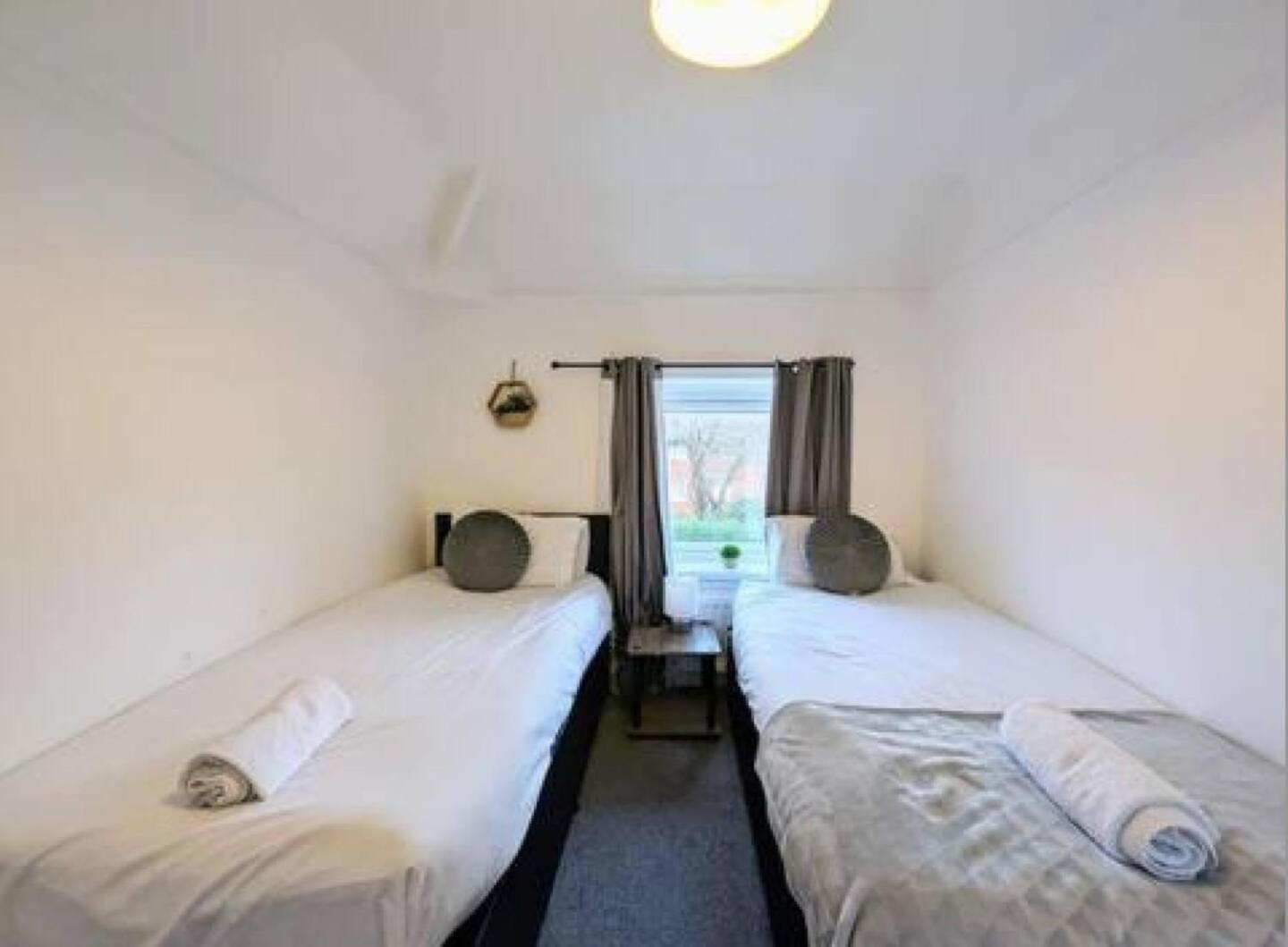 2 Bedroom Home With Driveway Close To Quayside Gateshead Eksteriør bilde